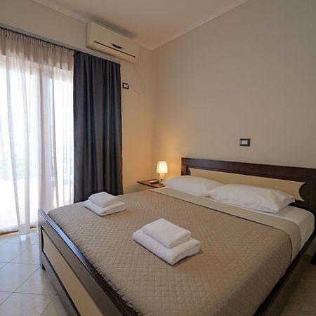 Hotel Deja Vu Ksamil Exterior photo